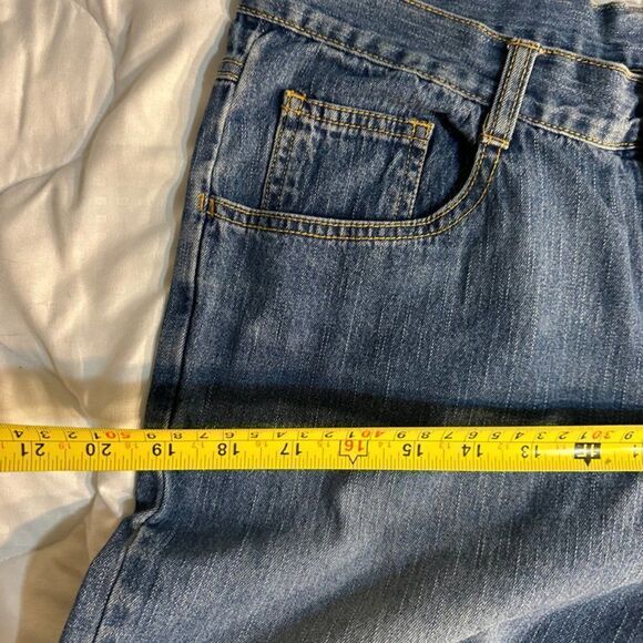 Coral Collection Size 10 Inseam 25 inches Capri with Embroidery - Picture 6 of 12